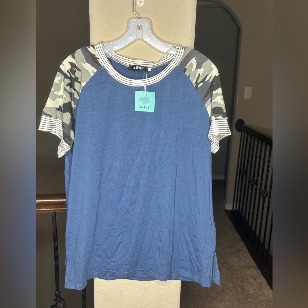 Aifer T Shirt with Camo Sleeves NWT Size L Casual Theme day Spring Summer Fall